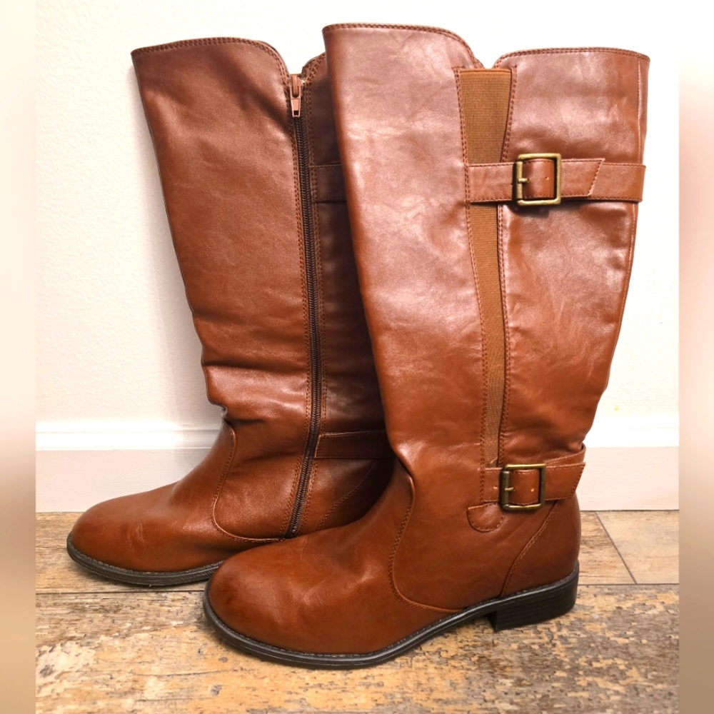 Boots Womens Size 9